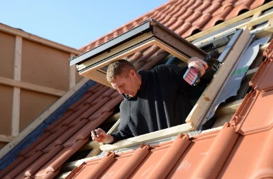 Pose de fenêtres de toit Velux à Saorge